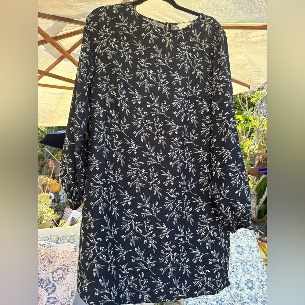 🧿SUPER SALE; PRICE FIRM🧿 
H&M Floral long sleeve dress